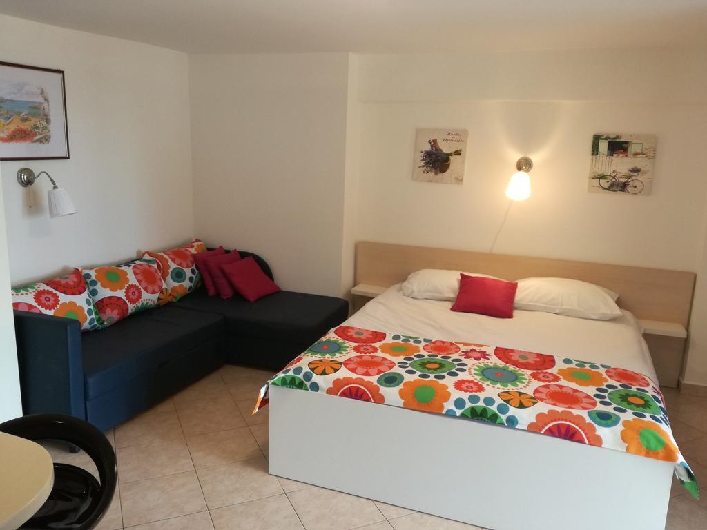 Guesthouse Villa Juric Crikvenica Exterior photo